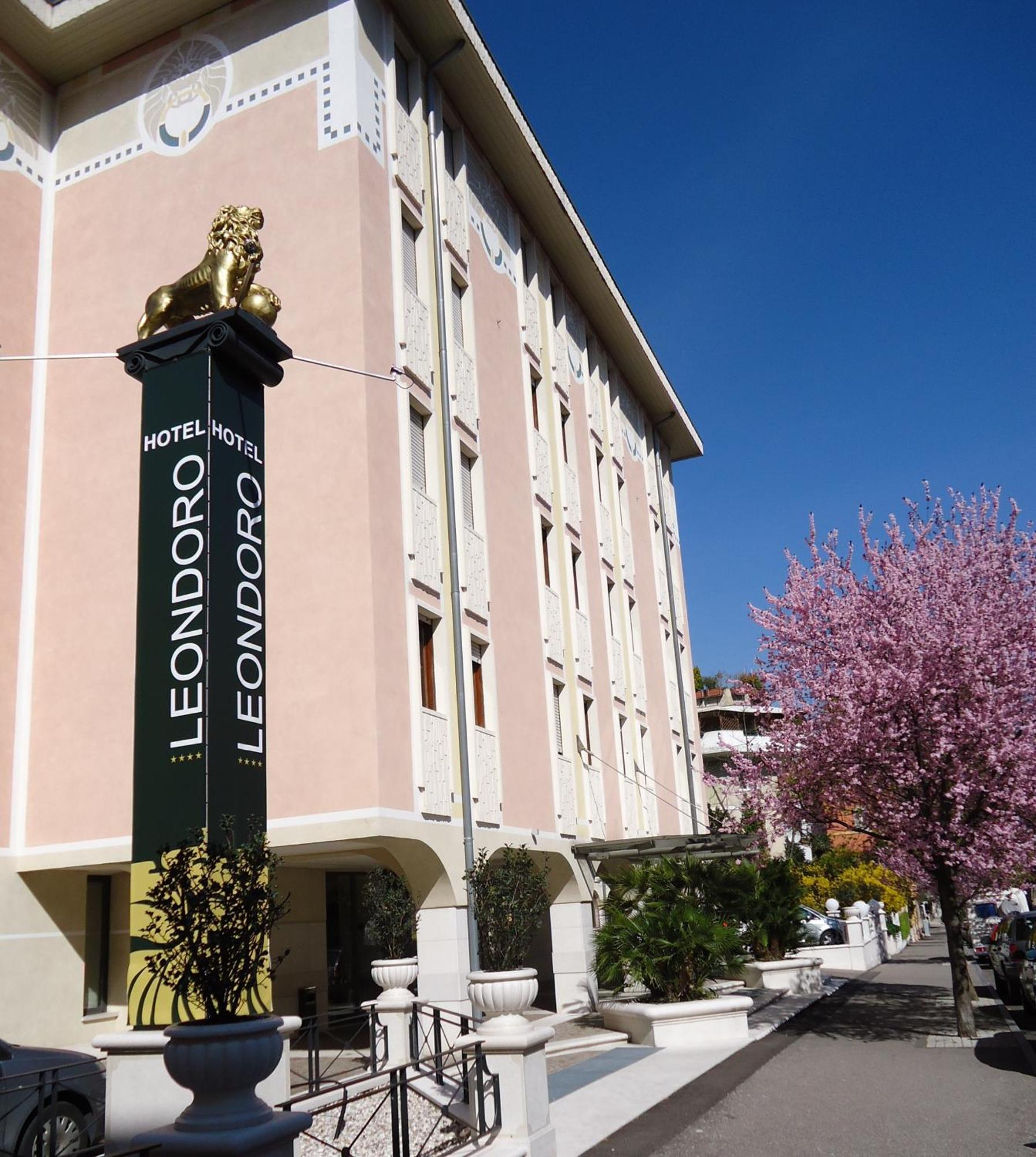 Hotel Leon D'Oro Rovereto  Exterior photo