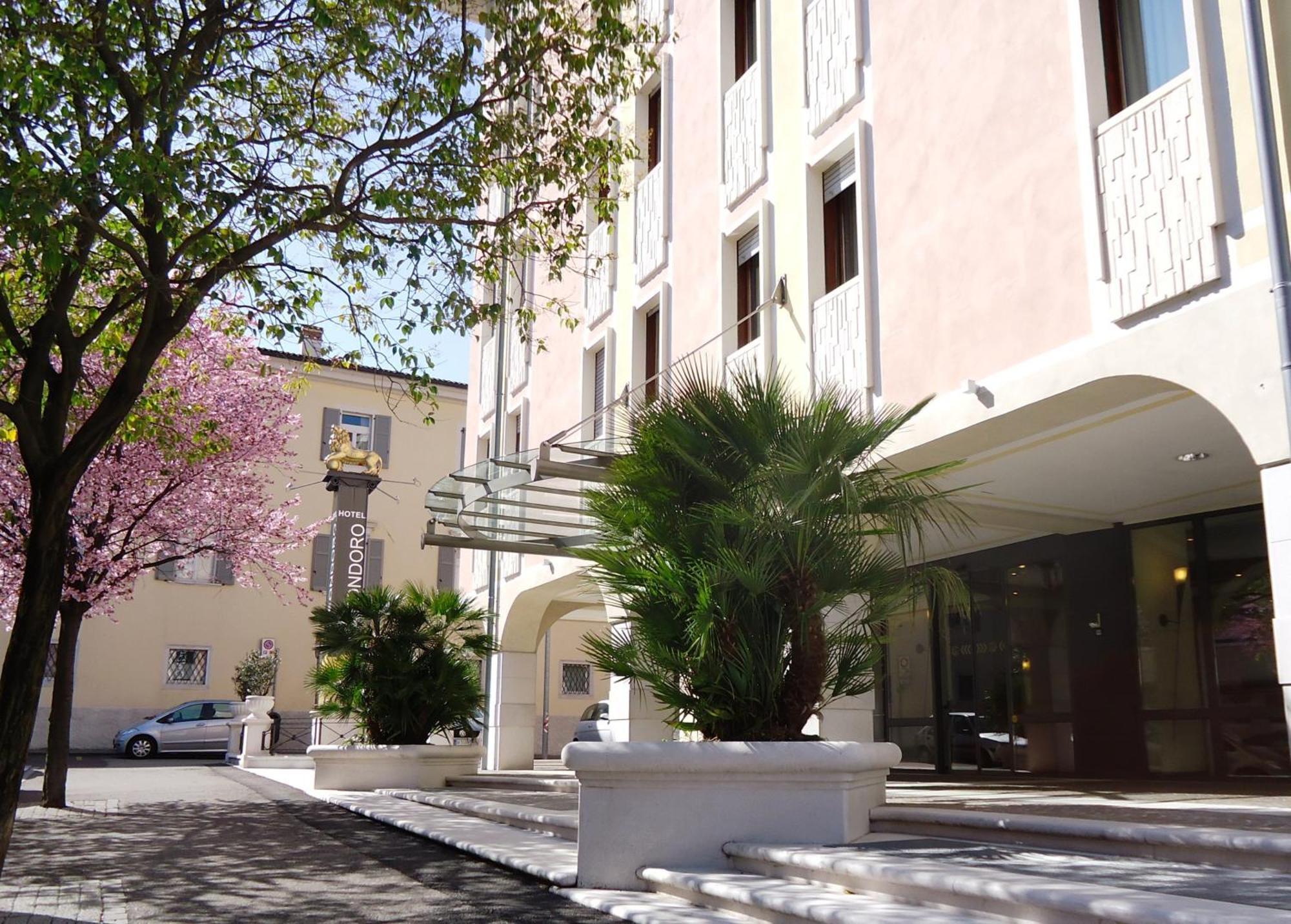 Hotel Leon D'Oro Rovereto  Exterior photo